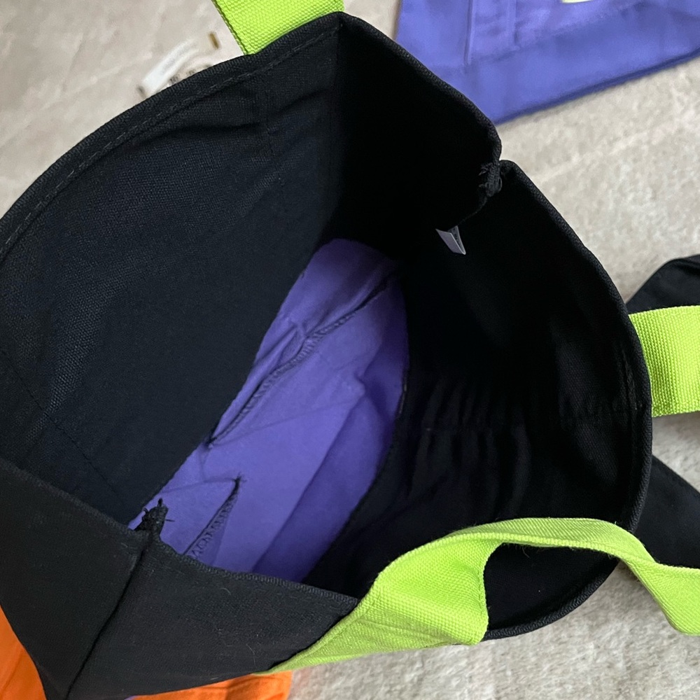 4 Trader Joe’s Halloween Mini Tote Bags - Picture 7 of 12